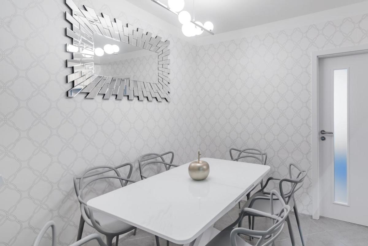 Pastel Art Deco 3Bdr Ruterra Apt Prága Kültér fotó