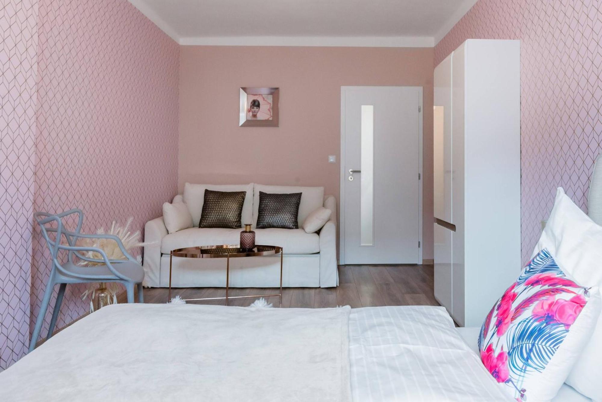 Pastel Art Deco 3Bdr Ruterra Apt Prága Kültér fotó